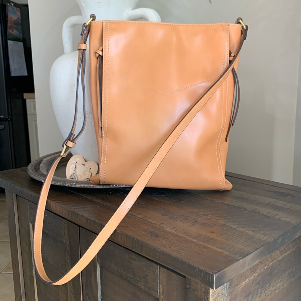 GILL  got it/love it  Tan leather handbag